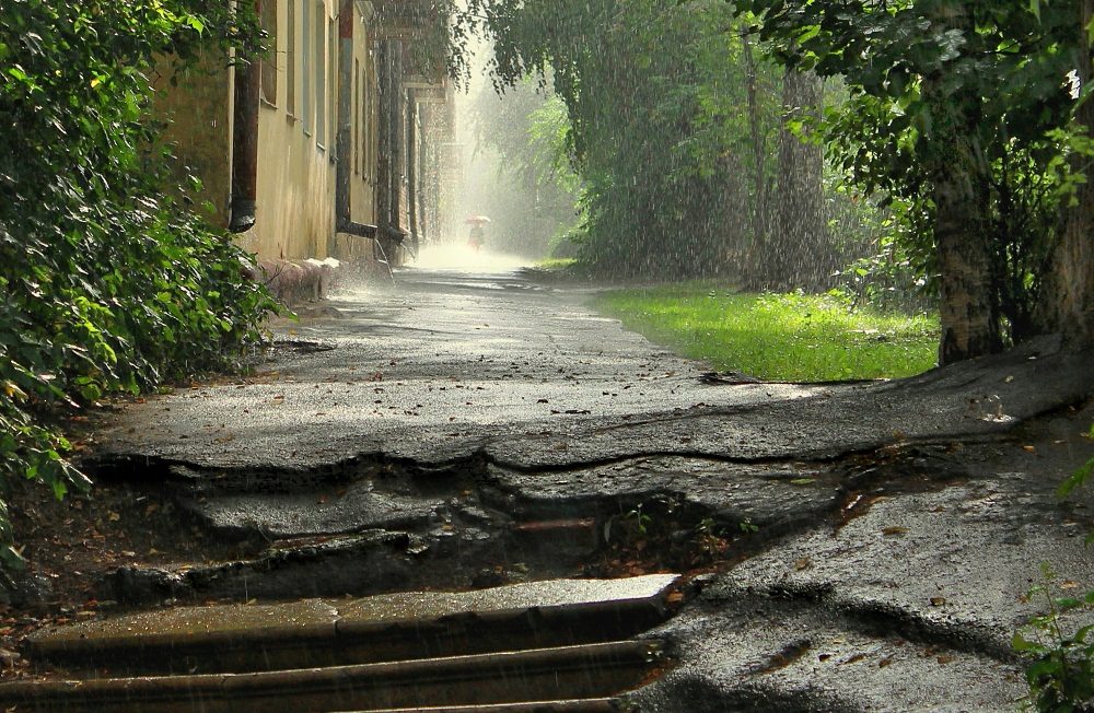 Державна служба з надзвичайних ситуацій попередила про погіршення погоди в низці областей України до кінця середи, 11 липня.