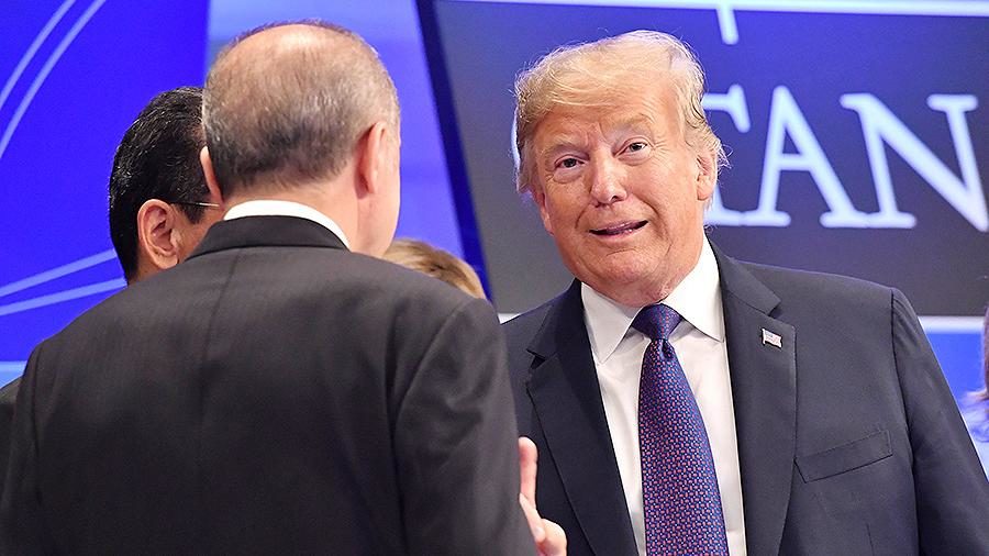Президент США Дональд Трамп за підсумками екстреної зустрічі на саміті Північноатлантичного альянсу заявив, що Америка залишається прихильною НАТО.