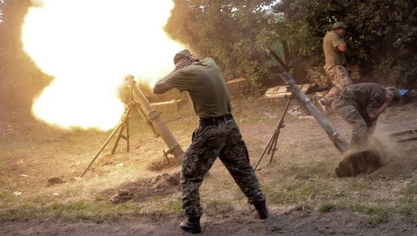 Протягом поточної доби, 12 липня, із 7 до 18 години бойовики шість разів обстріляли позиції ЗСУ, в результаті чого двоє українських військовослужбовців були поранені.