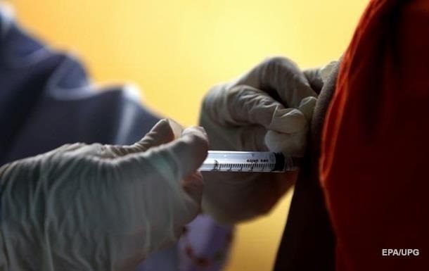У Центральну районну лікарню Ніжинського району надійшов 11-річний хлопчик з набряком шиї і підозрою на дифтерію, який хворів вдома протягом п'яти днів.
