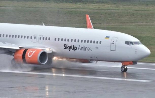 У єгипетському аеропорту Шарм-ель-Шейха затримується літак до Львова авіаперевізника SkyUp.