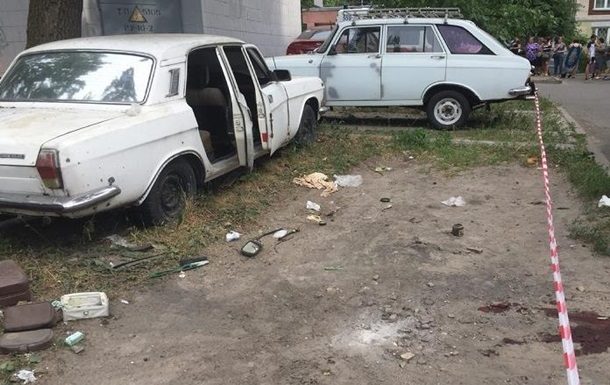 В ходе проверок коммунальные службы обнаружили на территории Киева более 630 старых, заброшенных автомобилей.