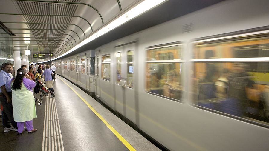В рамках спеціальної кампанії влада столиці Австрії роздала пасажирам метрополітену Відня 14 тисяч дезодорантів. Причиною стала спека, що встановилася в мегаполісі.