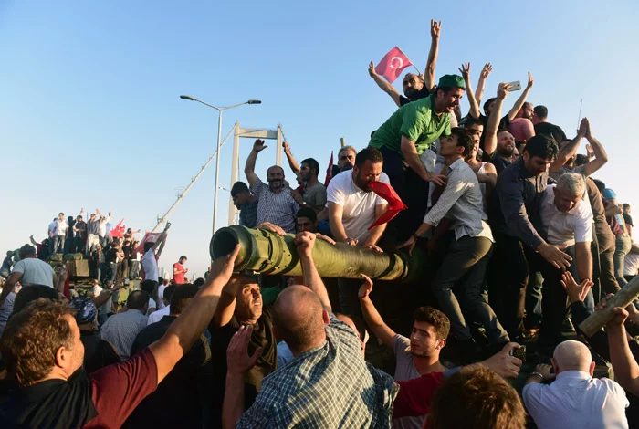 Надзвичайний стан Туреччини, введений після невдалого державного перевороту в 2016 році, завершився в четвер після двох років дії.