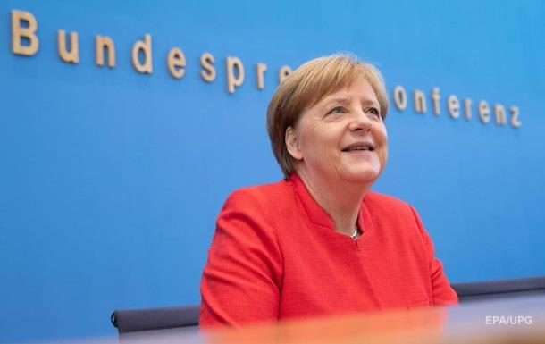 Канцлер Німеччини Ангела Меркель заявила, що будь-яку зустріч президентів Росії і США Володимира Путіна і Дональда Трампа потрібно вітати.