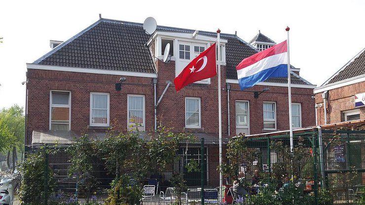 Міністри закордонних справ Туреччини та Нідерландів домовилися про нормалізацію дипломатичних відносин.