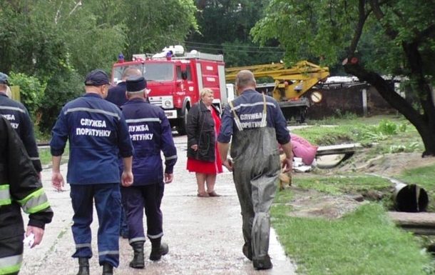 У Чернігові в результаті сильних опадів частково підтопило 20 приватних житлових будинки, 34 присадибних ділянки.