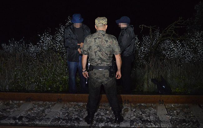 Польські прикордонники затримали двох громадян України, які пограбували вночі пункт обміну валюти й намагалися незаконно перетнути кордон.