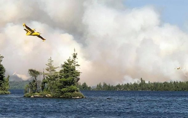 У канадській провінції Онтаріо вирують 63 лісових пожежі, 28 з яких поки не вдається взяти під контроль.