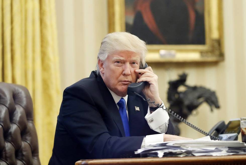 В адміністрації американського президента більше не публікують інформацію про телефонні дзвінки Дональда Трампа.