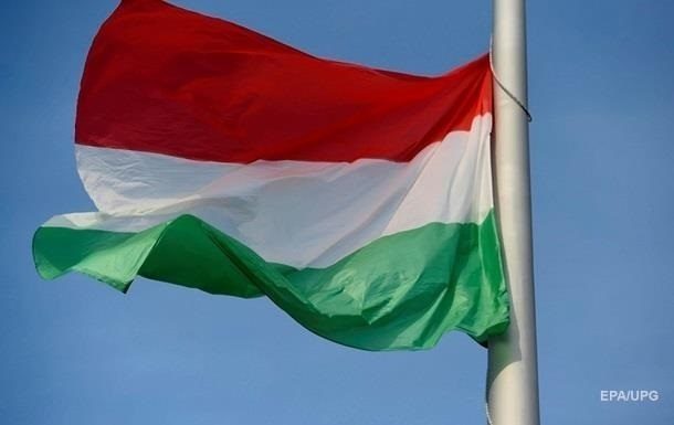 Скандал розгорівся через вихід країни з міграційного пакту. В Угорщині заявили, що таким чином захищають Європу.