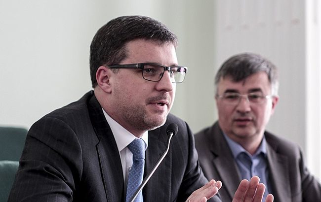 Президент Петро Порошенко звільнив з посади голову Подільської районної Києва Валентина Мондрієвського.