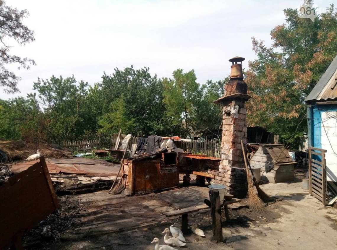 У середині липня рятувальники гасили приватний будинок на вулиці Миру в селі Тарасівка Запорізької області.