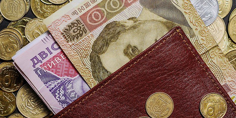 В. о. міністра фінансів Оксана Маркарова пообіцяла, що виплата пенсій відбудеться в повному обсязі.