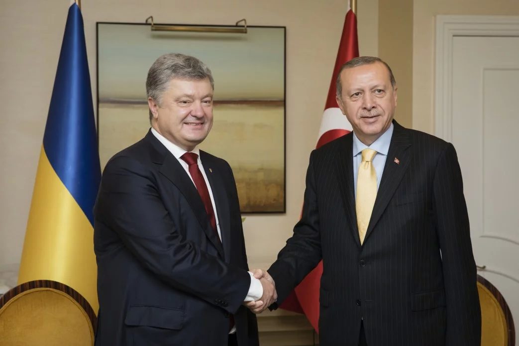 Президент Украины Петр Порошенко передал личное послание главе Турции Реджепу Тайипу Эрдогану.