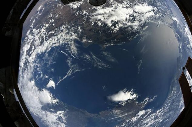 Астронавт NASA Рики Арнольд, который сейчас находится на борту Международной космической станции, опубликовал новый снимок Черного моря на своей странице в Twitter.