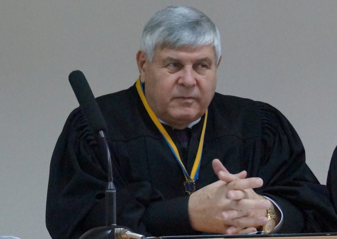 Судьей из Черкасской области, которого разоблачили детективы НАБУ и сотрудники СБУ, оказался Владимир Пономаренко.