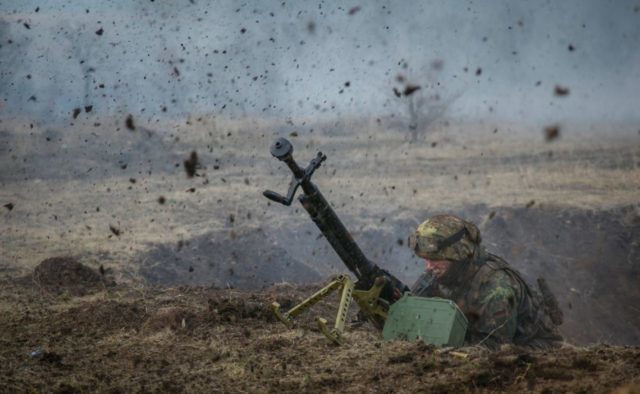 Упродовж доби бойовики 32 рази стріляли по позиціях віськових Об'єднаних сил, один український військовослужбовець загинув, двоє отримали поранення.