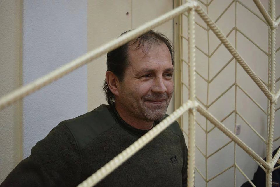 Після того, як співробітники сімферопольського СІЗО побили українського активіста Володимира Балуха, у нього болить голова і печінку.