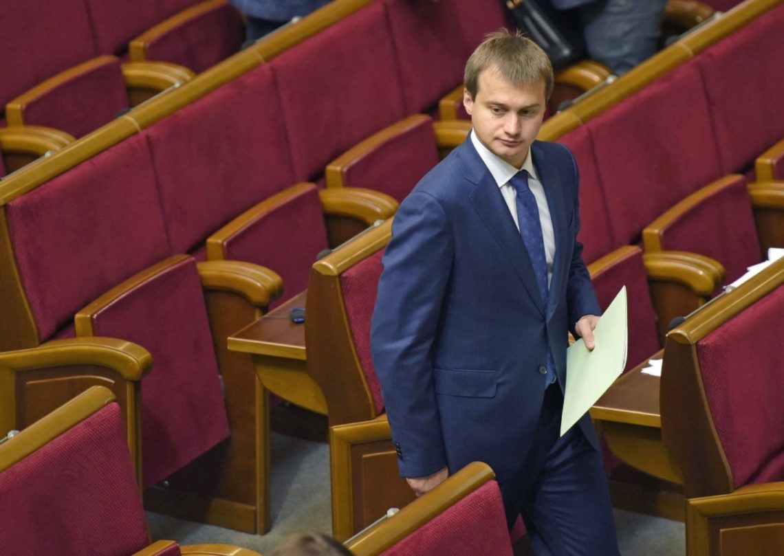 Заступник голови БПП Сергій Березенко заявив, що не має відношення до будь-якої розклеювання реклами на засобах транспорту як і його сім'я.