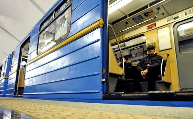 Згідно з новими термінами будівництва лінії метрополітену до житлового масиву Вигурівщина-Троєщина в Києві, роботи заплановані на період з 2018 по 2026 рік.