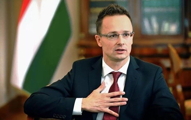 Сийярто добавил, что Будапешт хочет видеть Украину сильным и демократическим государством, поскольку там проживают также венгры.