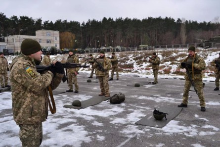 У Харківській області завершилися перевірочні збори з військовозобов'язаними та резервістами оперативного резерву другої черги, приписаними до окремої бригади територіальної оборони.
