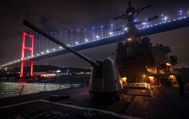 Американский эсминец USS Donald Cook (DDG-75) вошел в акваторию Черного моря в субботу, 19 января, поздно вечером.