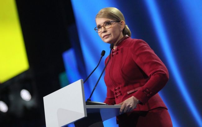 Съезд партии Батькивщина единогласно выдвинул в президенты руководителя политсилы экс-премьера Юлию Тимошенко.