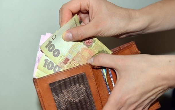 Задолженность работникам экономически активных предприятий на 1 апреля составила 1279,9 миллионов гривен.