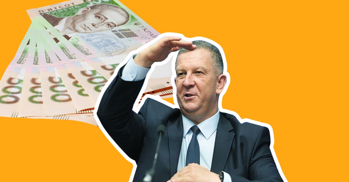 Министр социальной политики Андрей Рева заработал в апреле 122 тысячи гривен, включая премию, отпускные и материальную помощь.