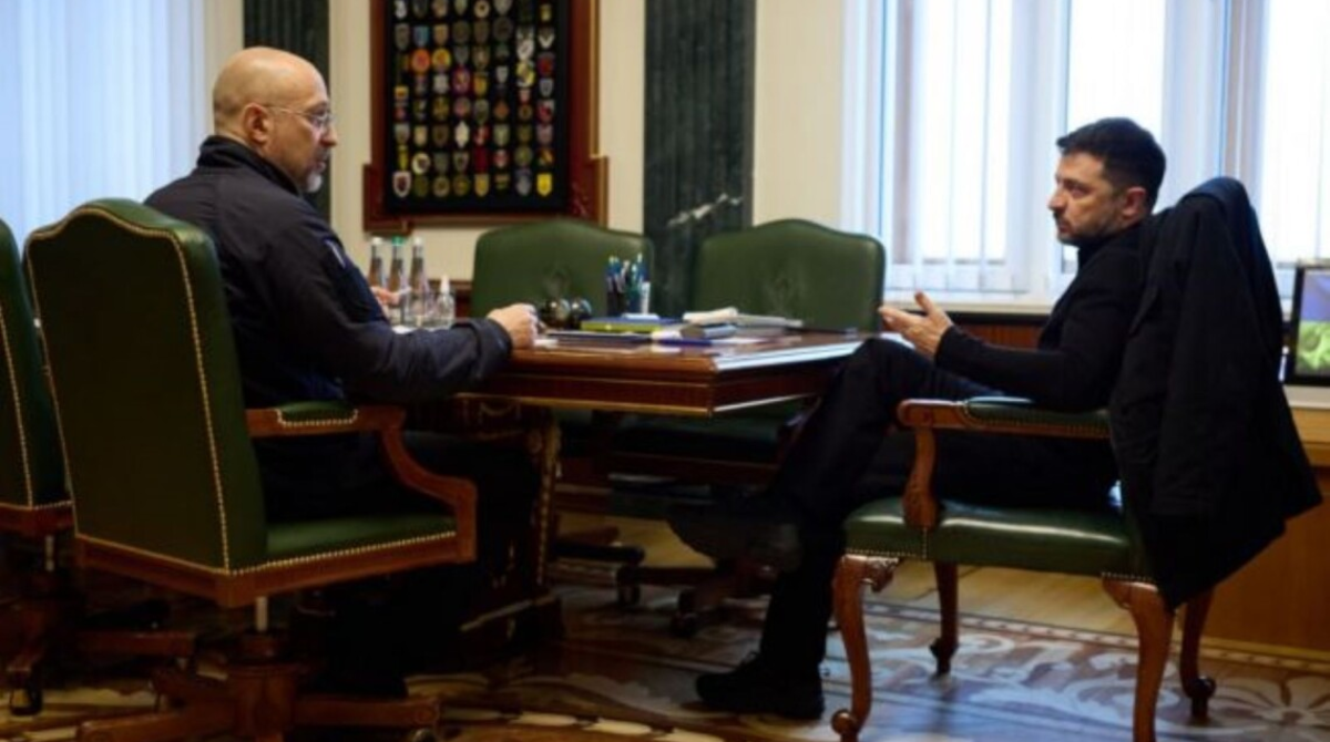 Зеленський доручив Шмигалю змінити план оборони України