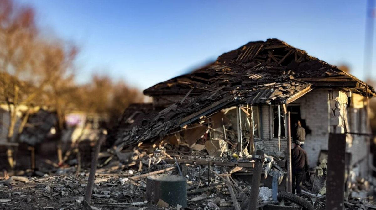 Окупанти вдарили по цивільних у Сумах та області, є поранені